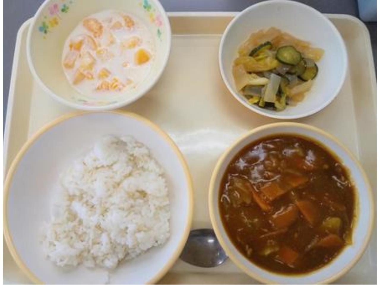 こども園の給食調理スタッフ