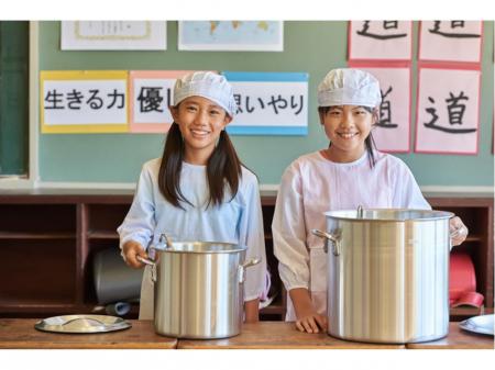 学校給食のルート配送ドライバー